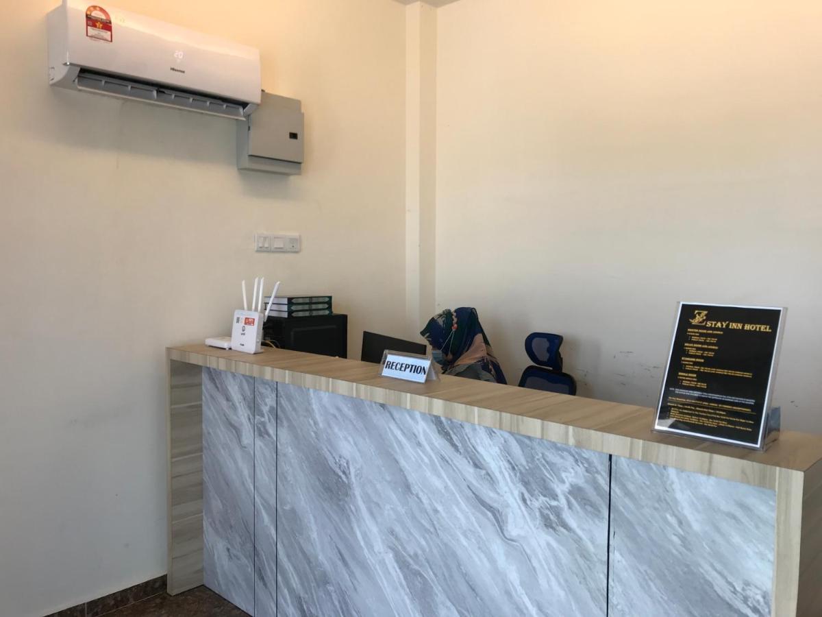 Oyo 90506 Z Stay Inn Hotel Simpang Renggam Extérieur photo