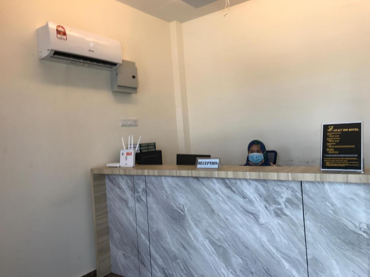 Oyo 90506 Z Stay Inn Hotel Simpang Renggam Extérieur photo