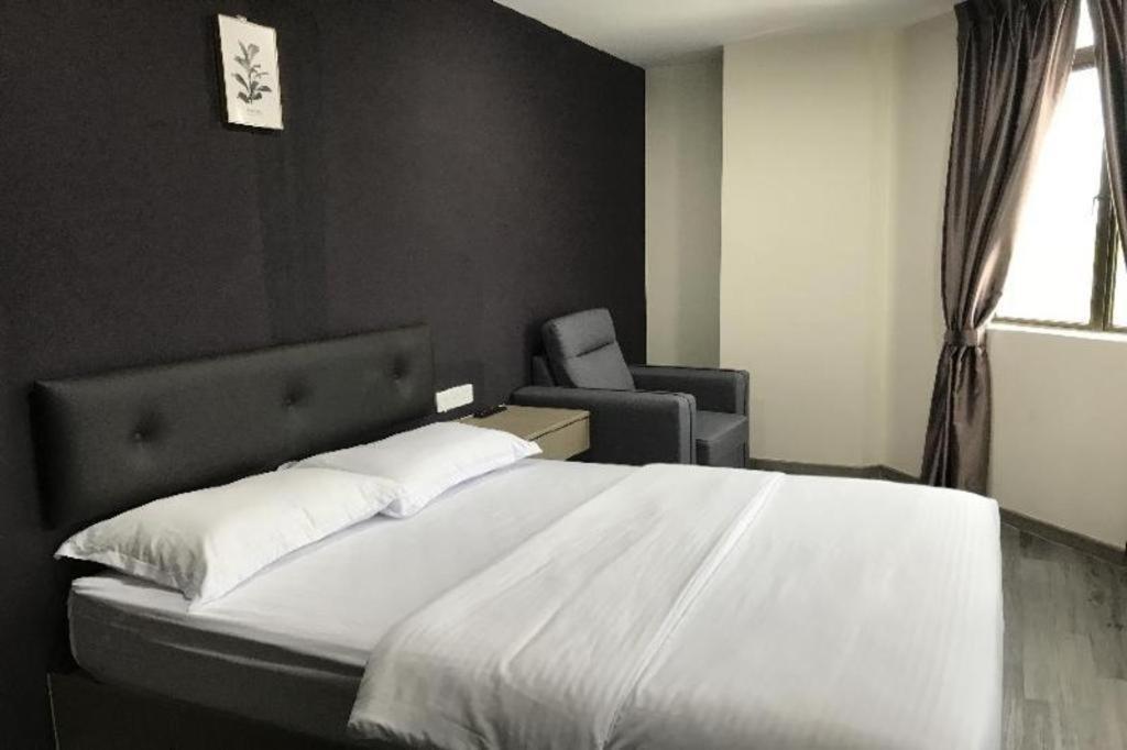 Oyo 90506 Z Stay Inn Hotel Simpang Renggam Extérieur photo